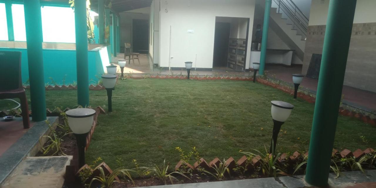 M G Residency Hotel Chikmagalūr Esterno foto