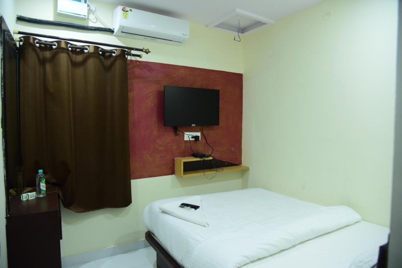M G Residency Hotel Chikmagalūr Esterno foto