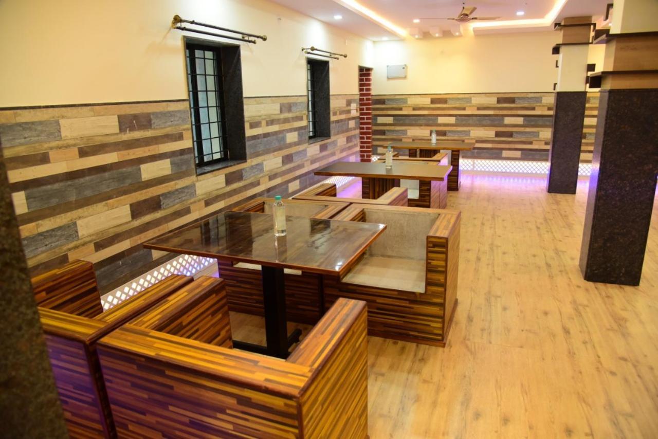 M G Residency Hotel Chikmagalūr Esterno foto